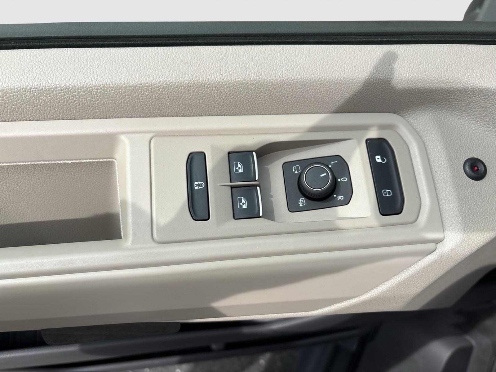 Volkswagen T7 Multivan 2.0 LIFE STANDHZ. AHK KAMERA NAVI