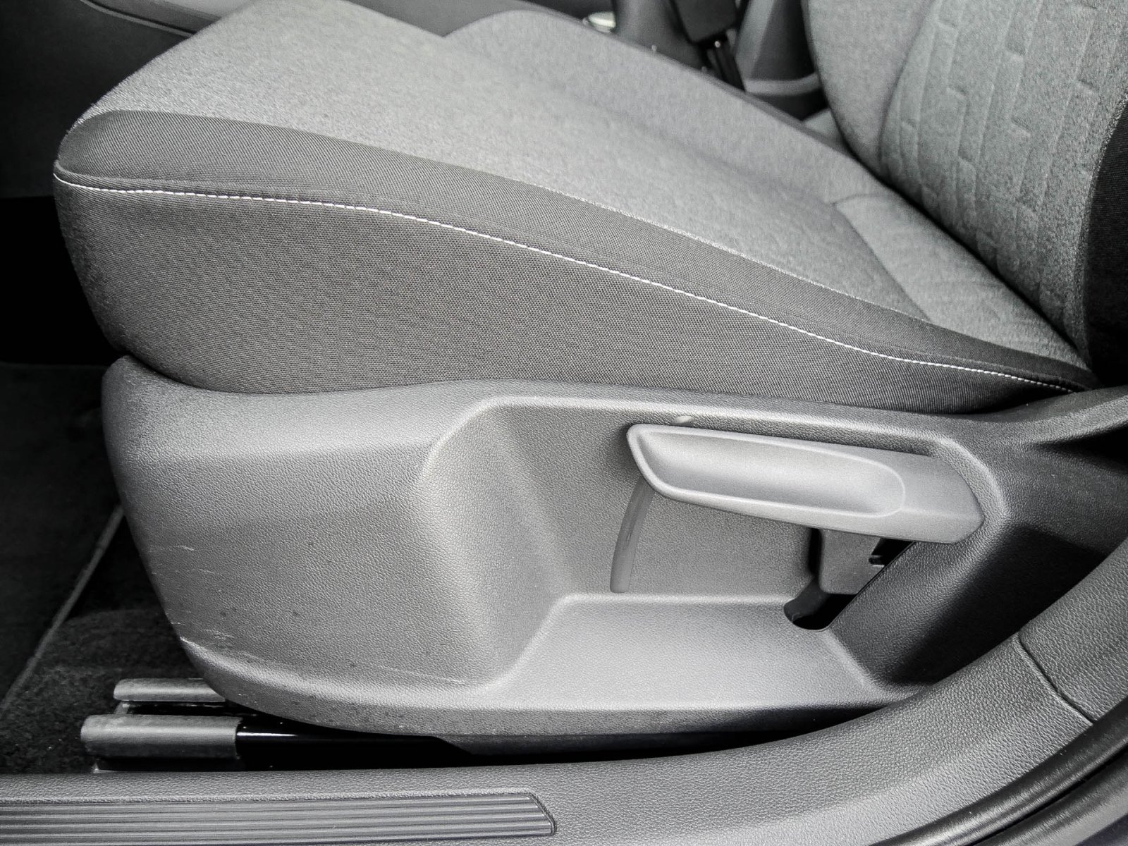 Volkswagen T-Cross 1.0 MOVE SITZHEIZ. NAVI ALU16 USB DAB+