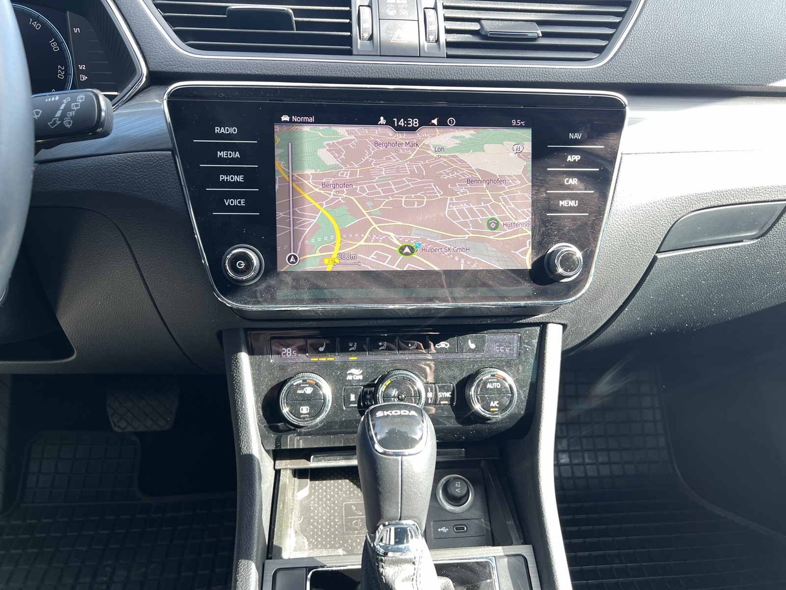 Skoda Superb Combi 1.4 iV STYLE STANDHZ AHK CAM MATRIX