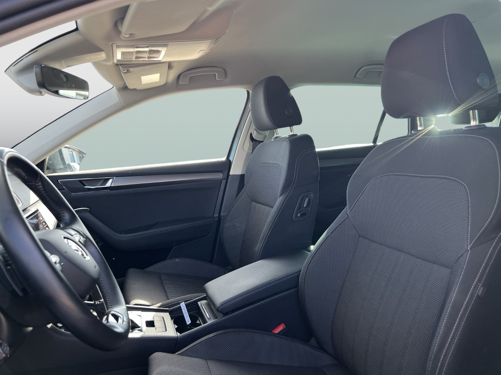 Skoda Superb Combi 1.4 iV STYLE STANDHZ AHK CAM MATRIX