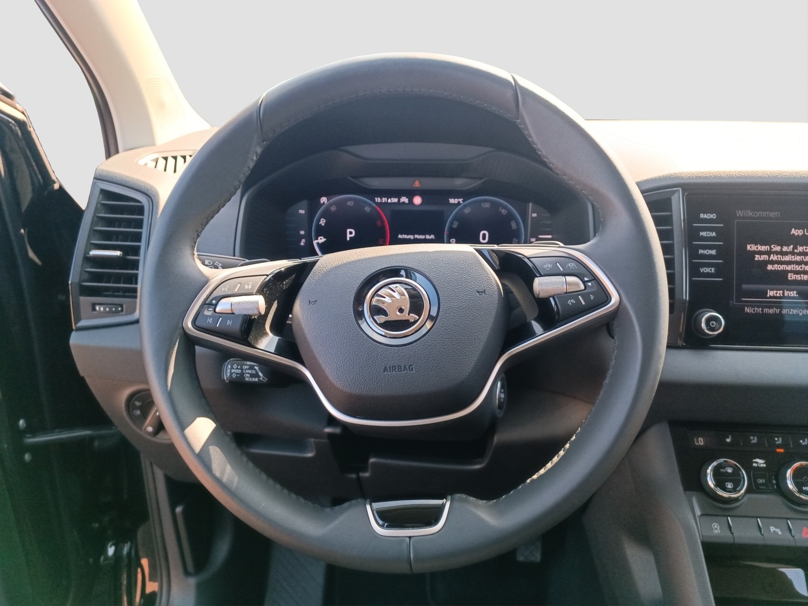 Skoda Karoq Drive 4X4 KAMERA AHK SITZHEIZ. ACC NAVI