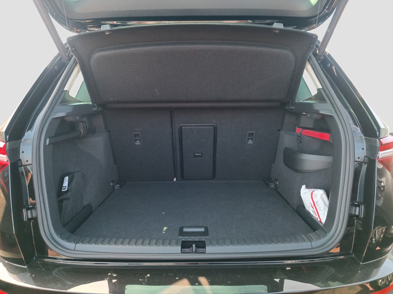 Skoda Karoq Drive 4X4 KAMERA AHK SITZHEIZ. ACC NAVI