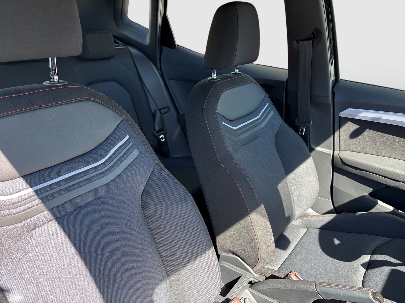 Seat Arona 1.0 FR KAMERA NAVI ALU17" VOLL-LED SITZHEIZ