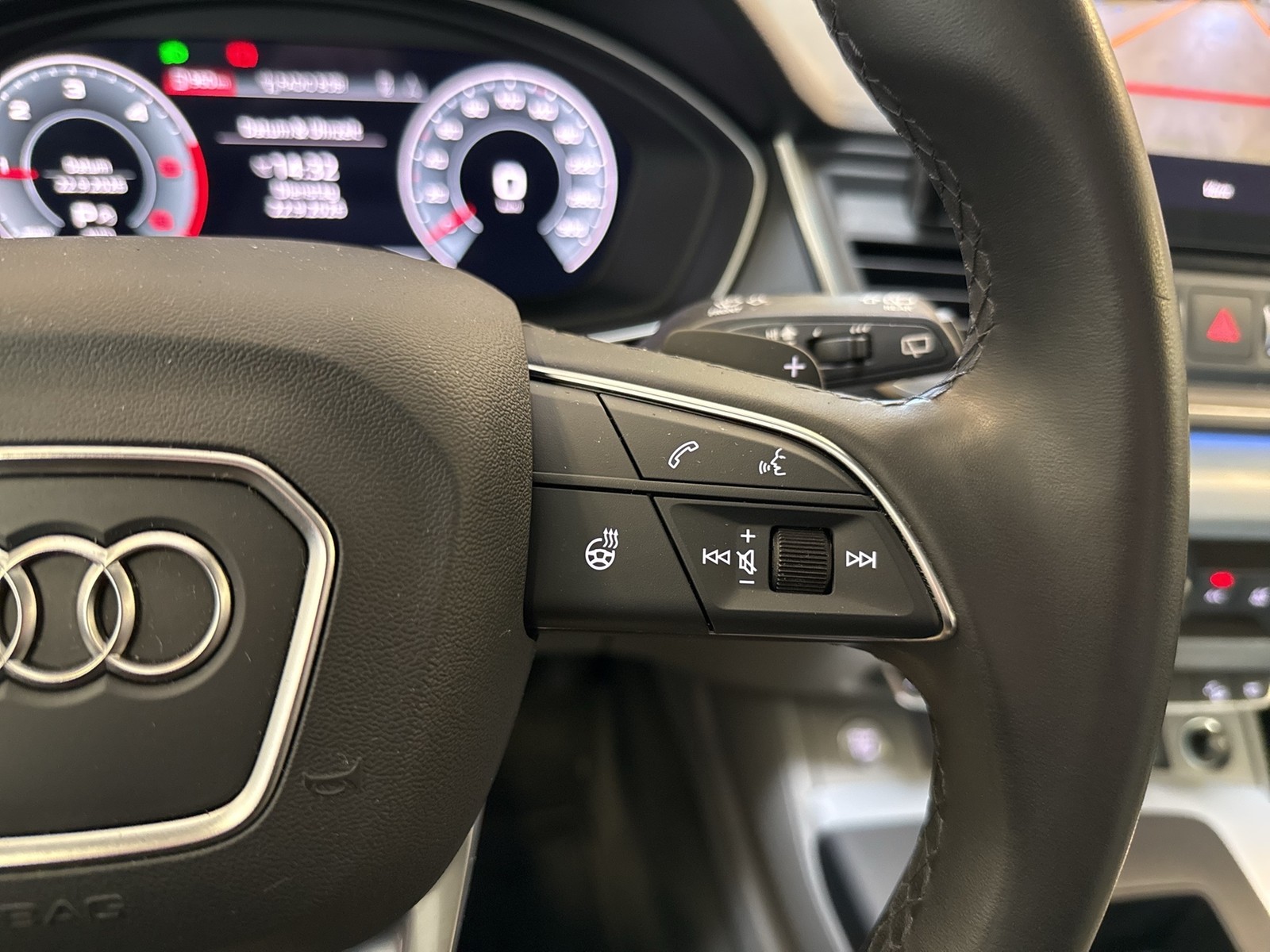Audi Q5 40 Qu. advanced 360CAM LM18 EKLAPPE NAVI+