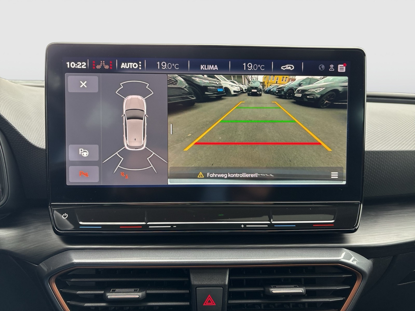 Cupra Leon 2.0 VZ PANO BEATS KAMERA ALU19" NAVI