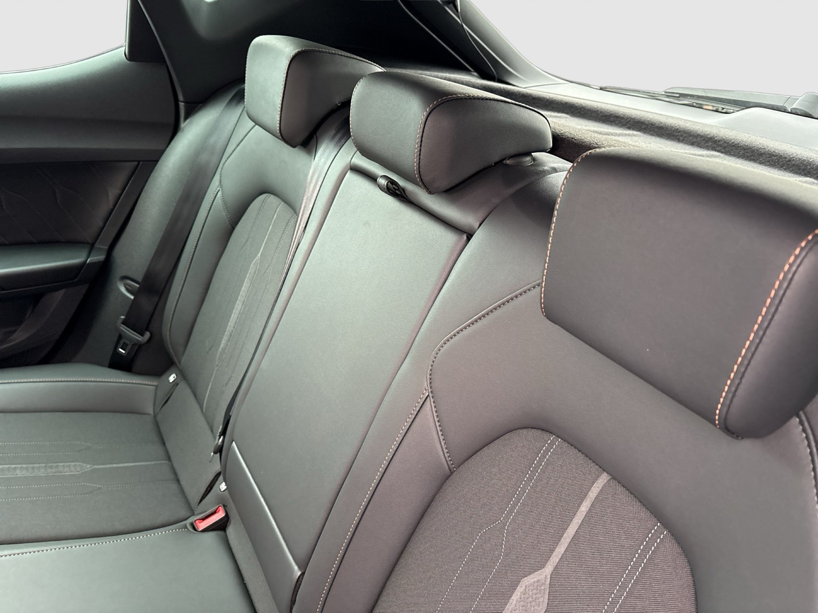 Cupra Leon 2.0 VZ PANO BEATS KAMERA ALU19" NAVI