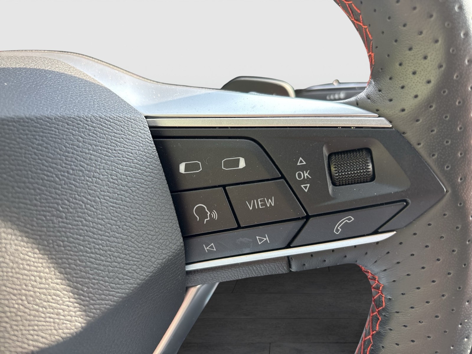 Seat Arona 1.5 FR KAMERA NAVI ALU17" VOLL-LED SITZHEIZ