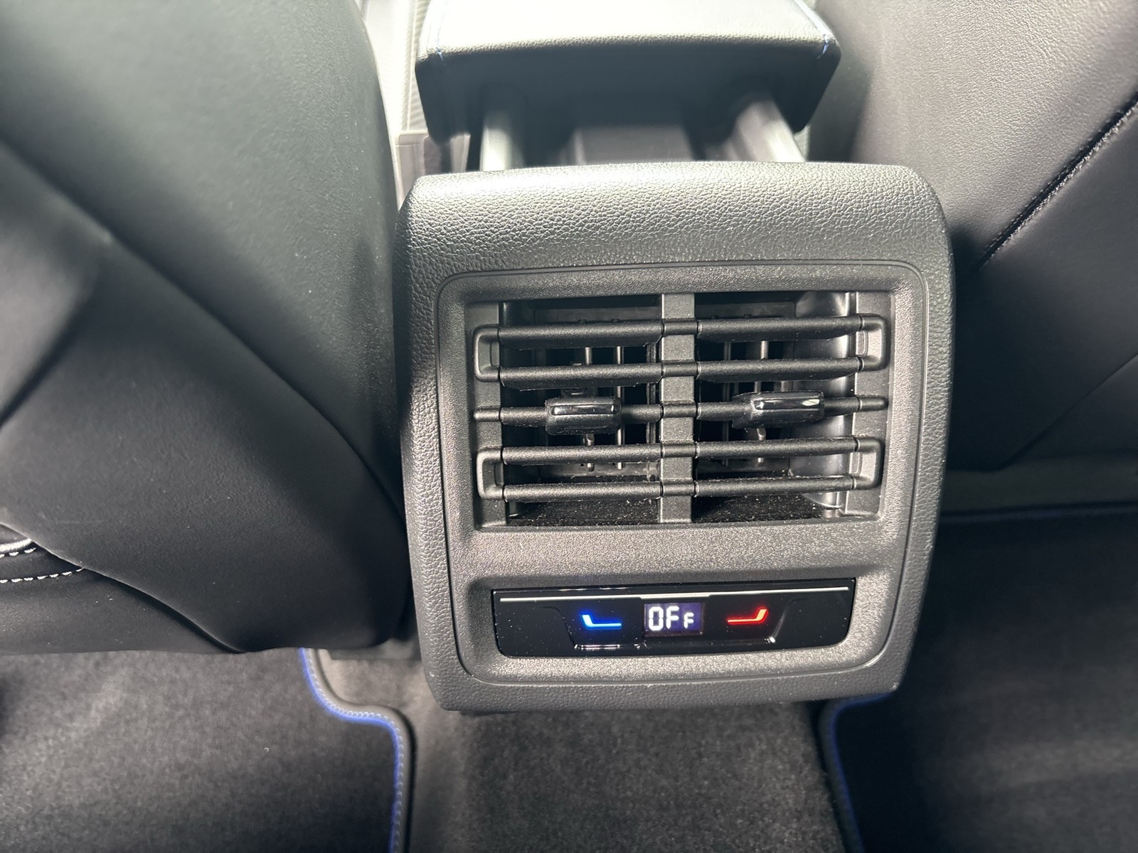 Volkswagen Golf 2.0 R 20YEARS 4X4 AKRAPOVIC LEDER PANO