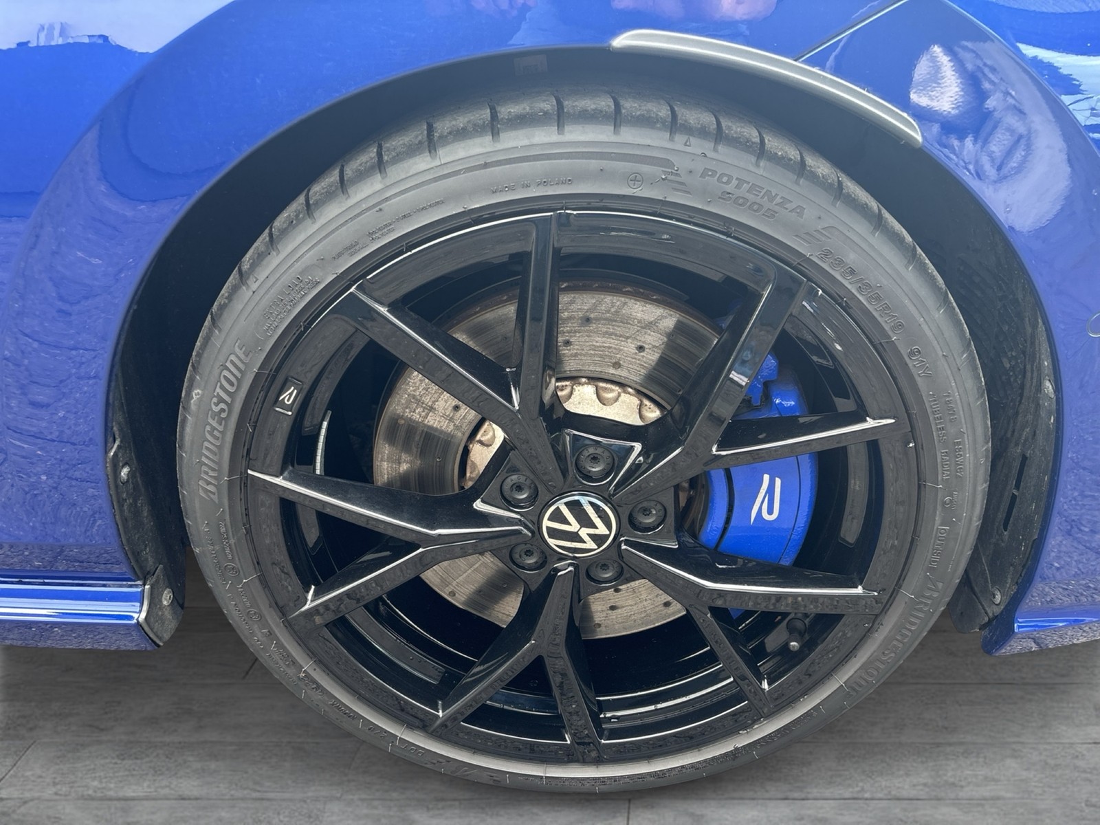 Volkswagen Golf 2.0 R 20YEARS 4X4 AKRAPOVIC LEDER PANO