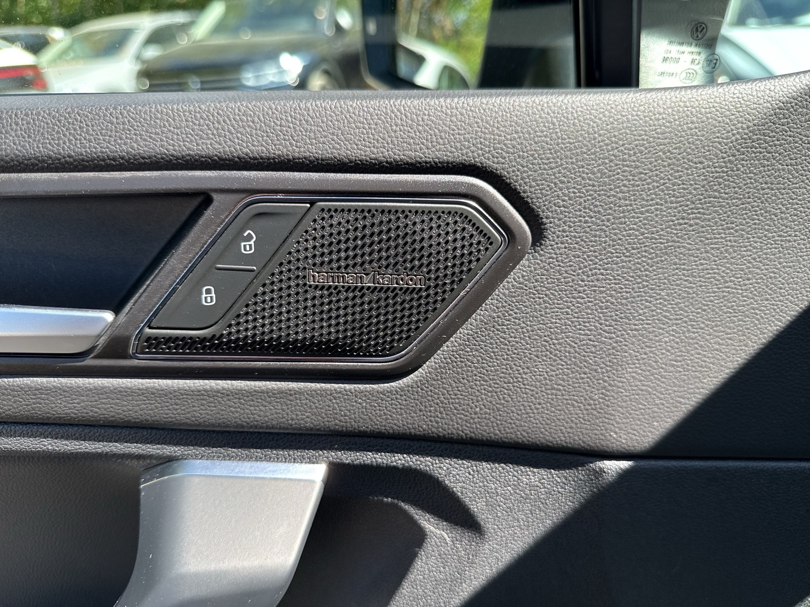 Volkswagen Tiguan 1.5 R-LINE BLACK STYLE HARMAN KARDON CAM