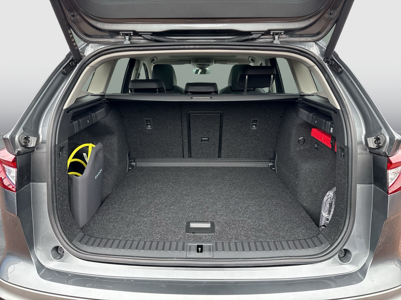 Skoda Enyaq 85x Suite LEDER PANO CANTON AHK LM21