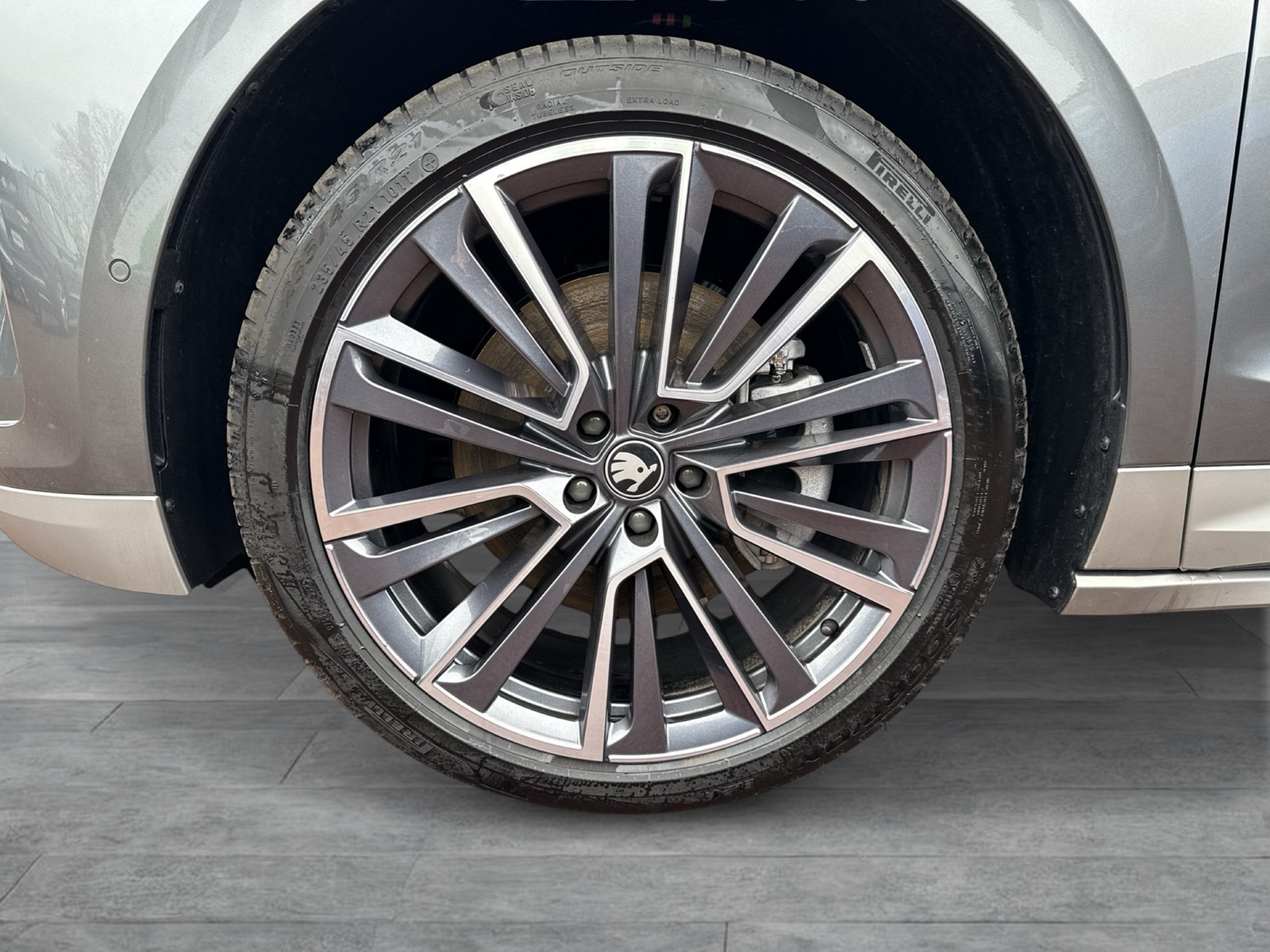 Skoda Enyaq 85x Suite LEDER PANO CANTON AHK LM21