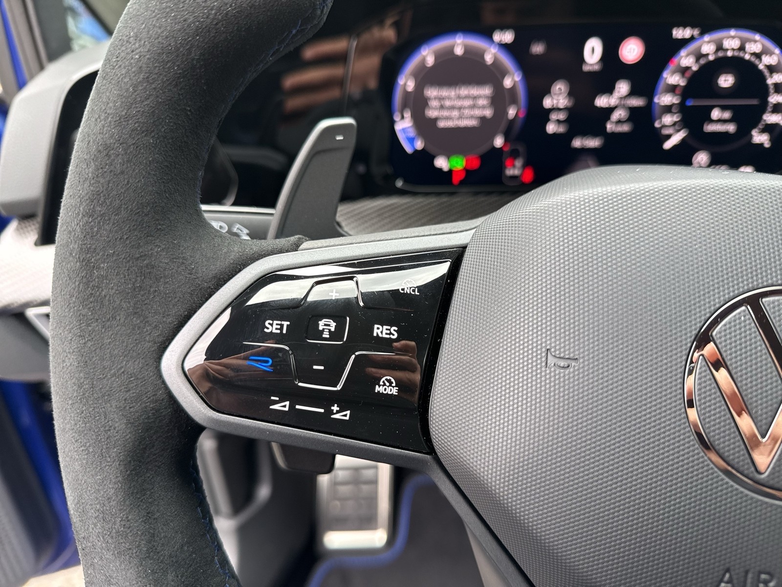 Volkswagen Golf R 4MOTION
