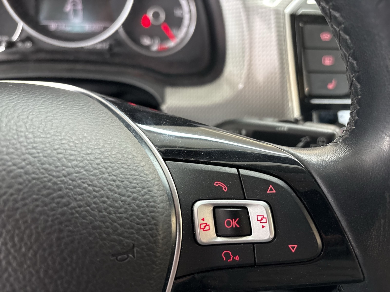 Volkswagen e-up! MAX 4TÜREN CAM ALU SITZHEIZ. EINPARKH.