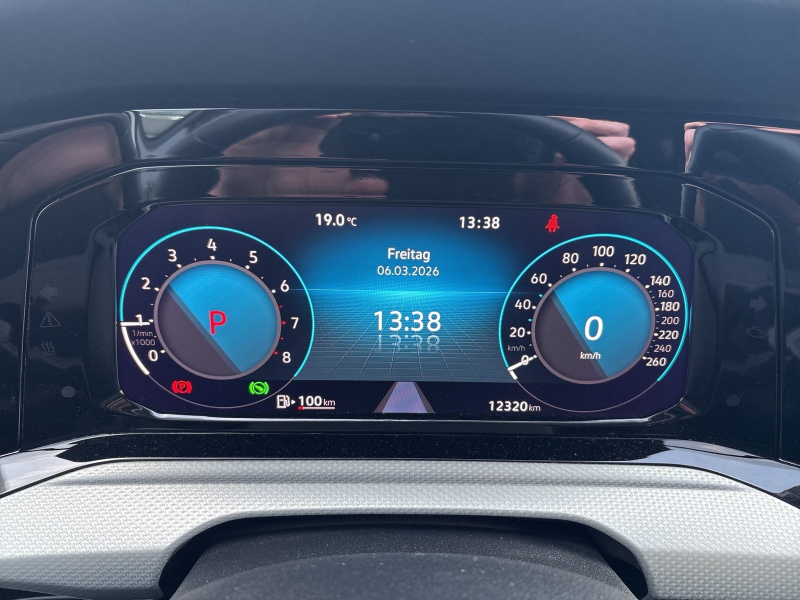 Volkswagen Golf VIII 1.0 eTSI MOVE CARPLAY ALU SITZHEIZUNG