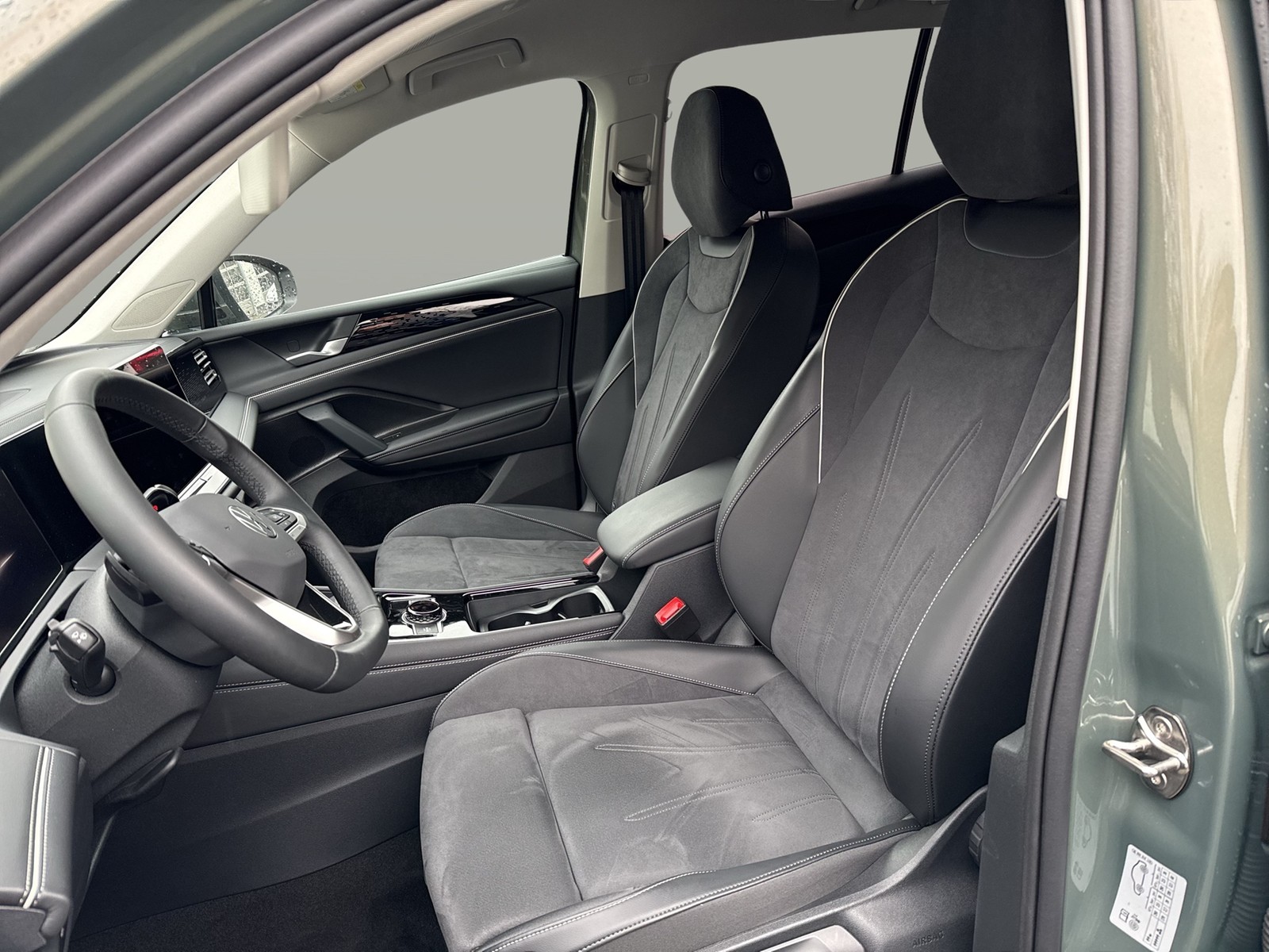 Volkswagen Tiguan 1.5 HYBRID ELEGANCE NEUES MODELL AHK CAM