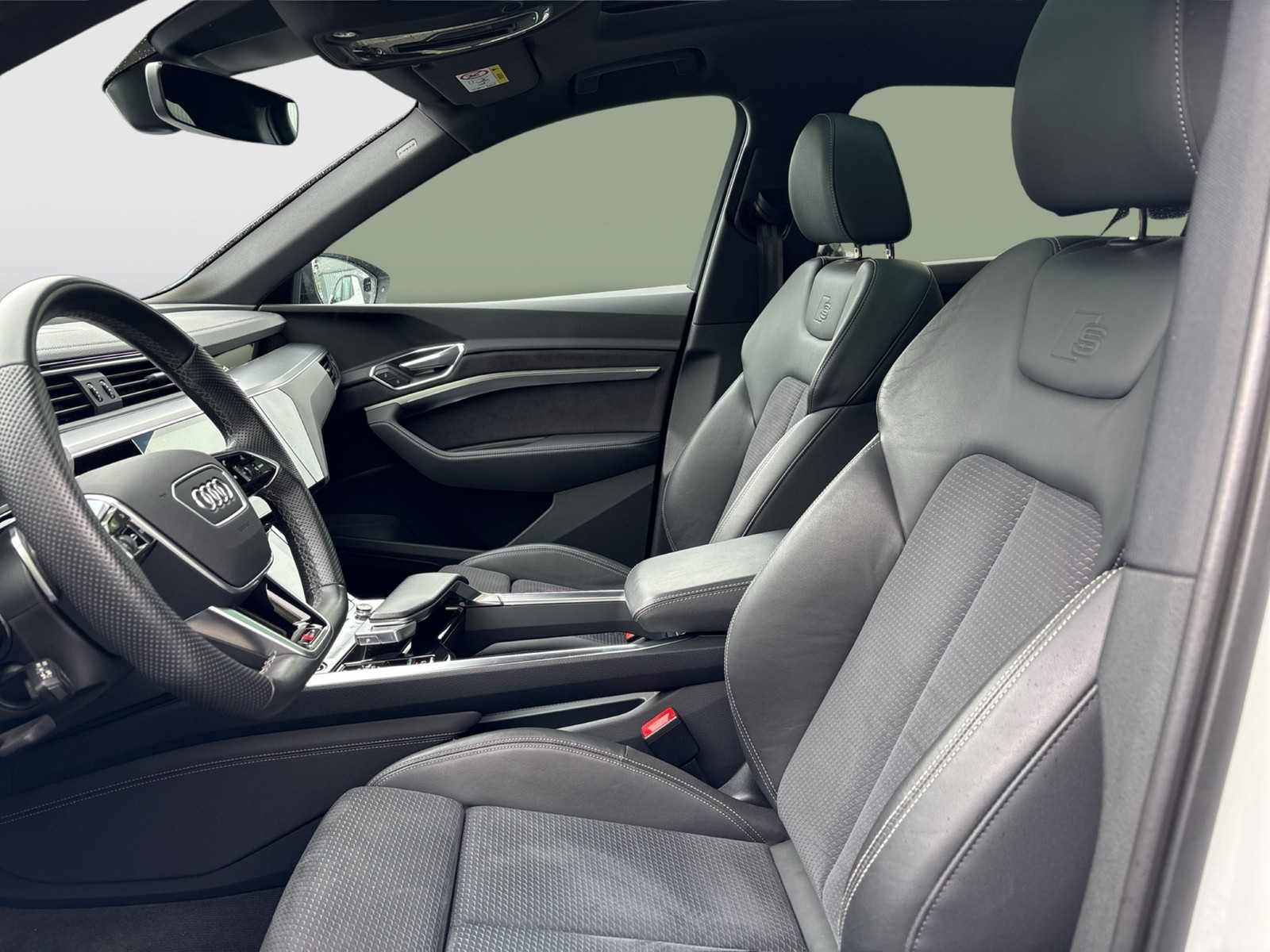 Audi e-tron Sportback 55 quattro S LINE PANO CAM LM21