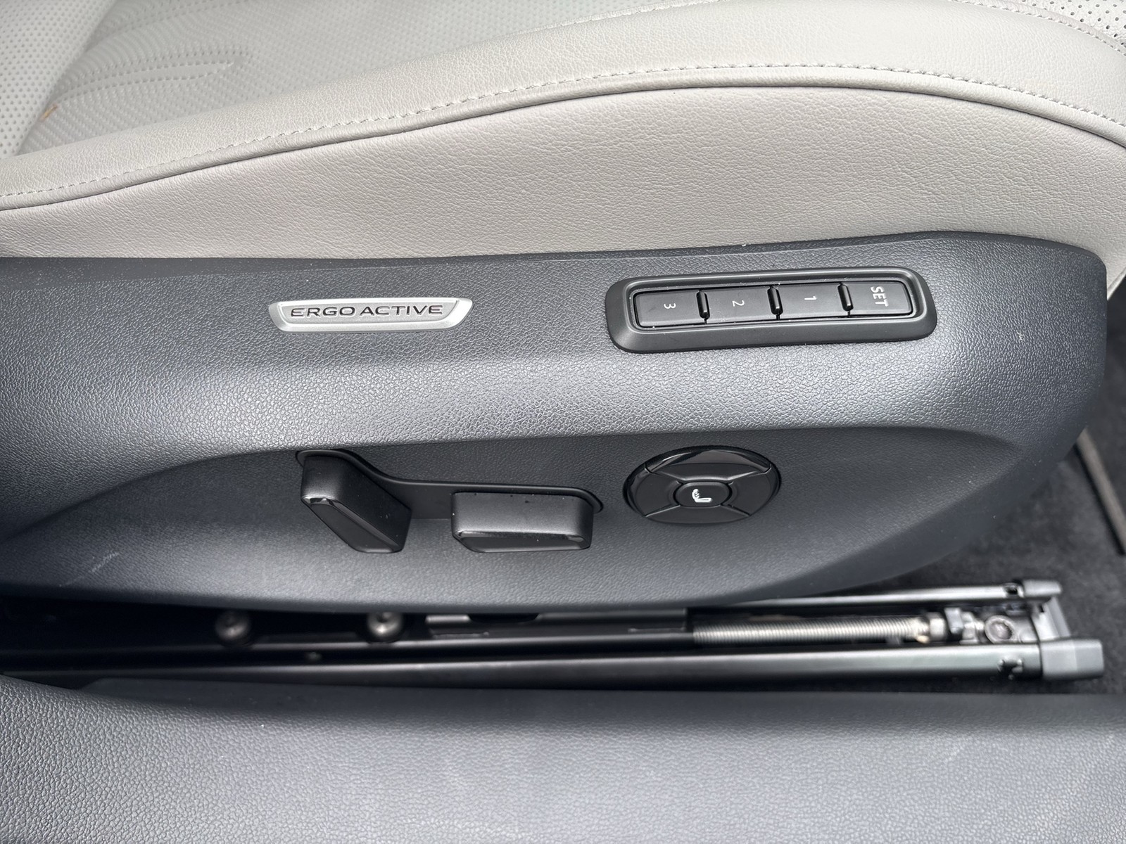 Volkswagen Passat Variant 2.0 ELEGANCE NEUES MODELL AHK CAM