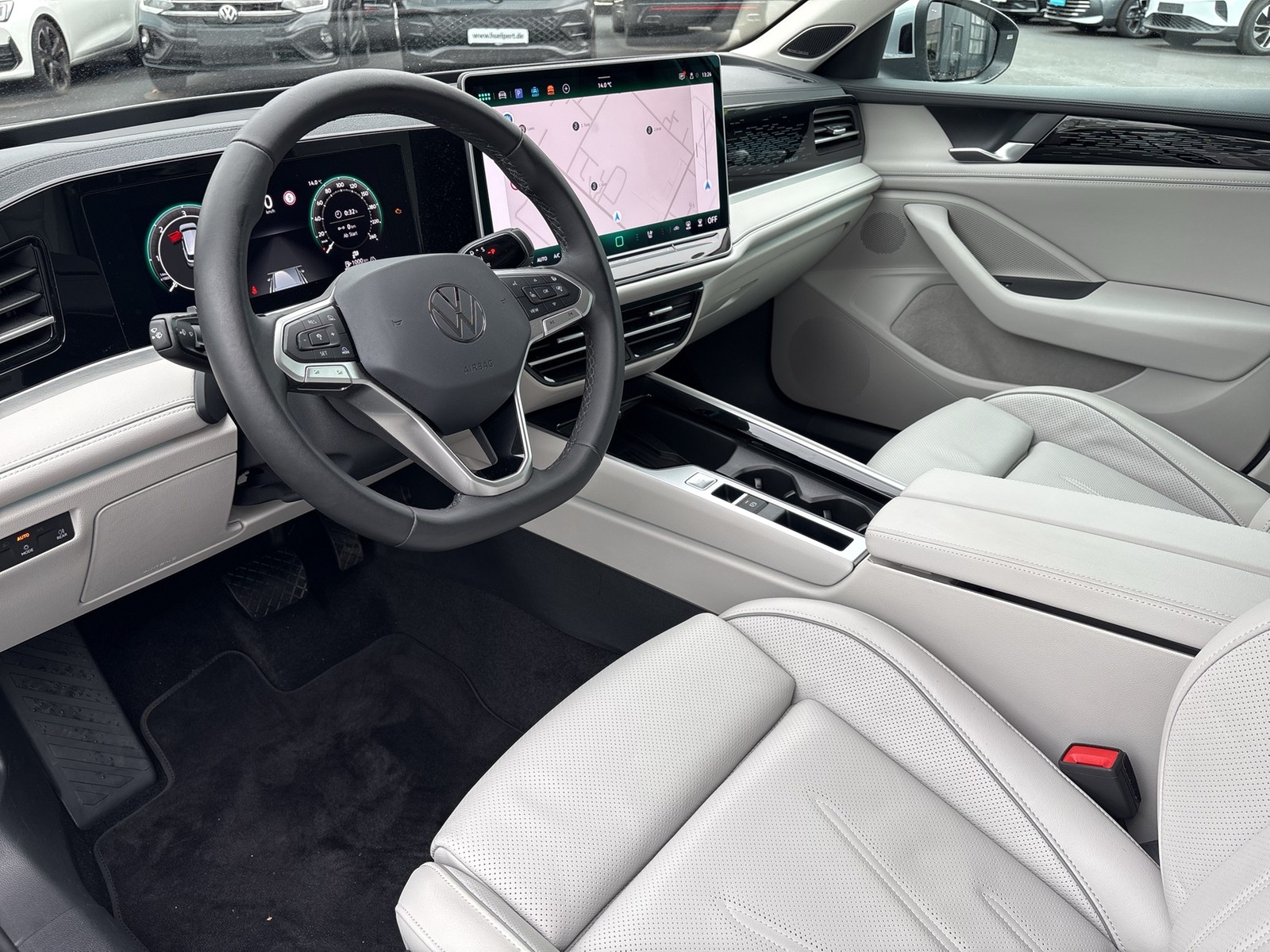 Volkswagen Passat Variant 2.0 ELEGANCE NEUES MODELL AHK CAM