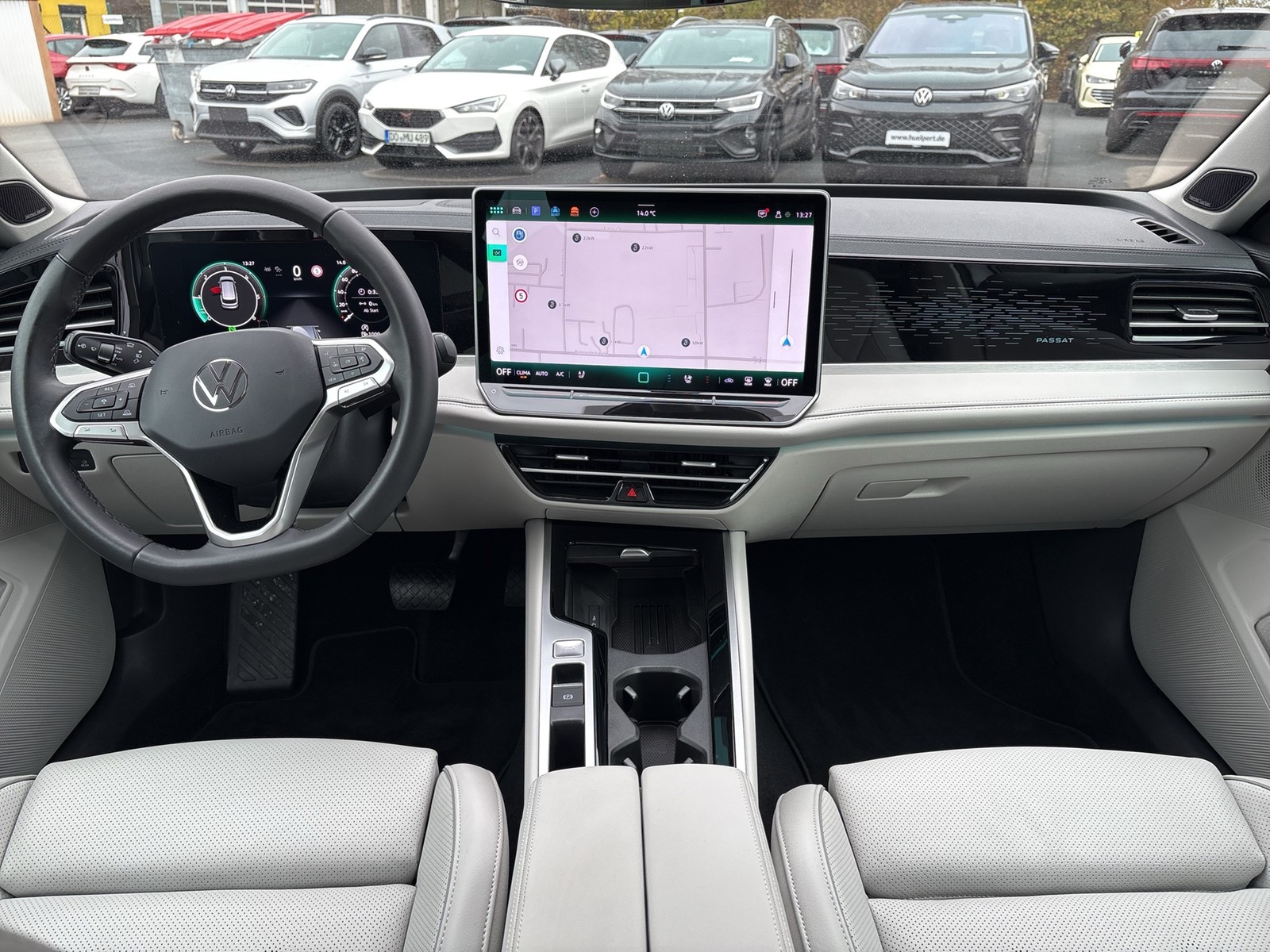 Volkswagen Passat Variant 2.0 ELEGANCE NEUES MODELL AHK CAM