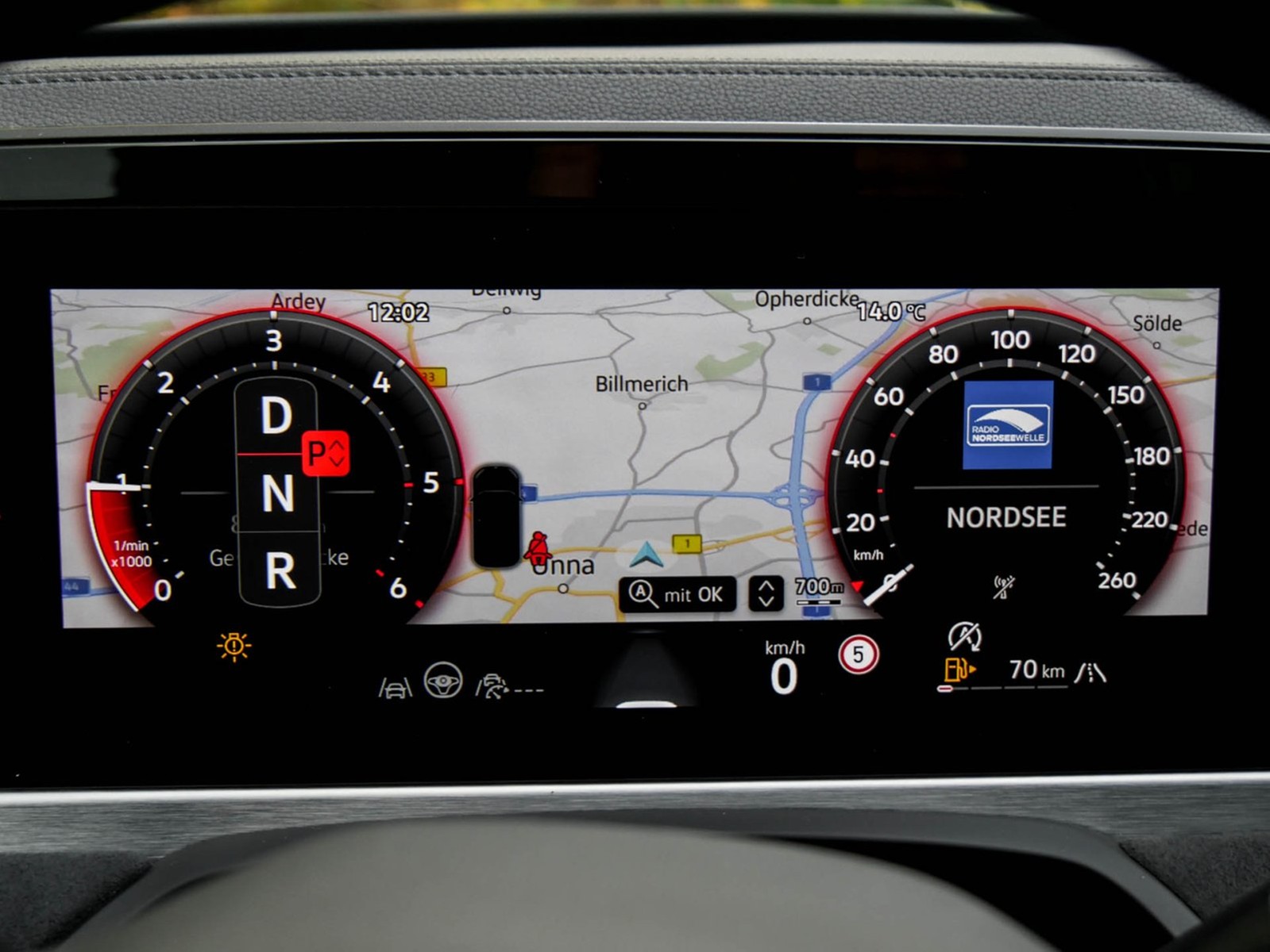 Volkswagen Passat Variant 2.0 R-LINE NEUES MODELL AHK CAM