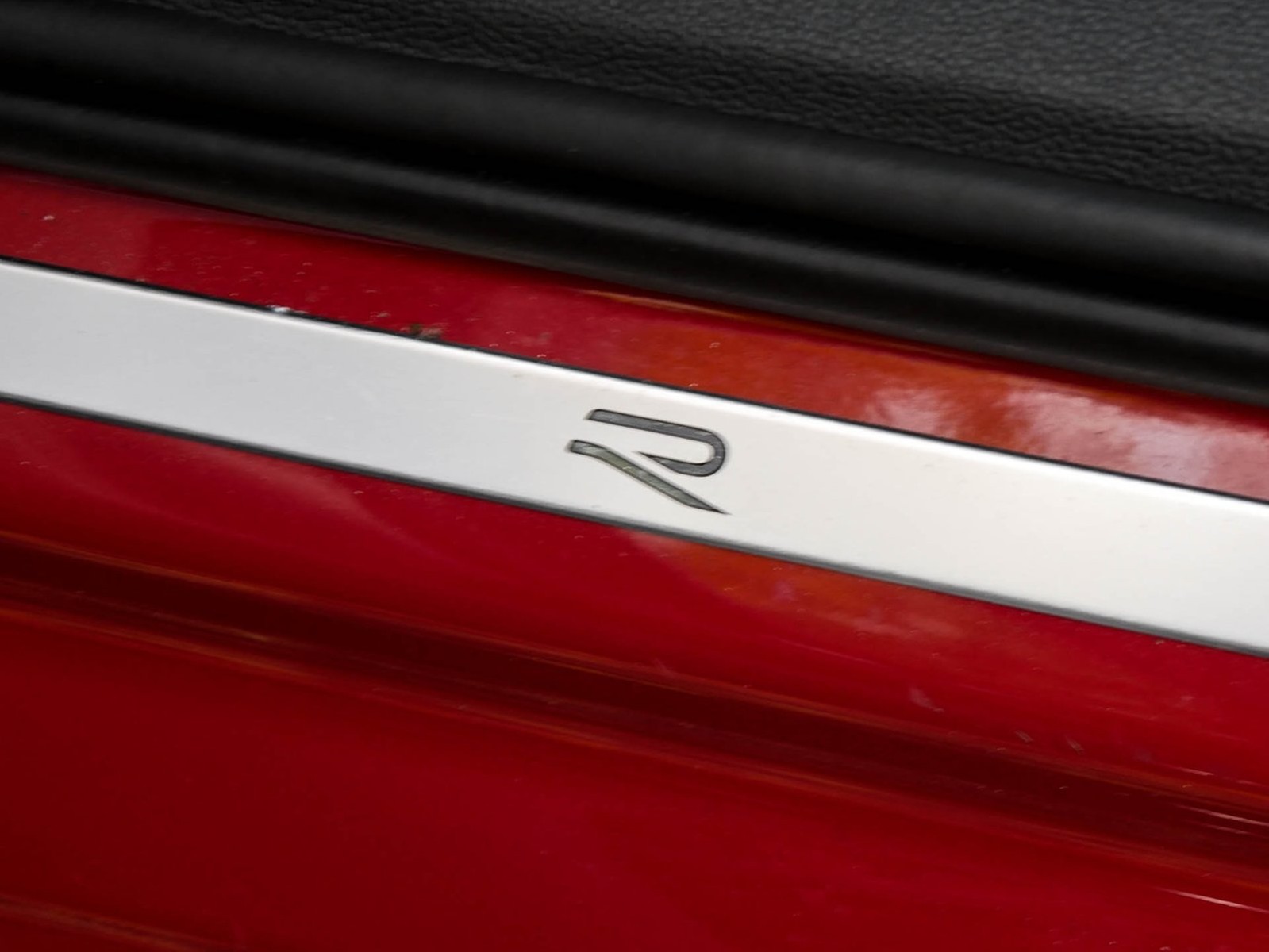 Volkswagen Passat Variant 2.0 R-LINE NEUES MODELL AHK CAM