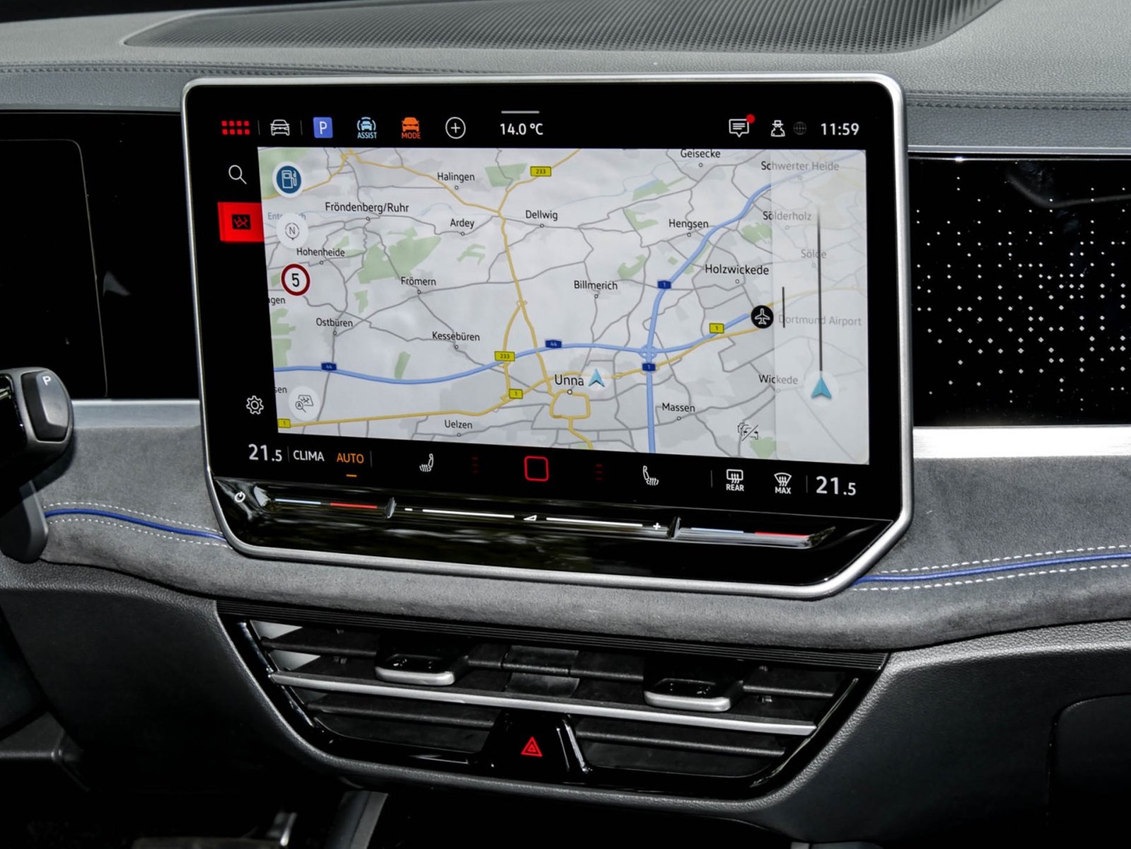 Volkswagen Passat Variant 2.0 R-LINE NEUES MODELL AHK CAM