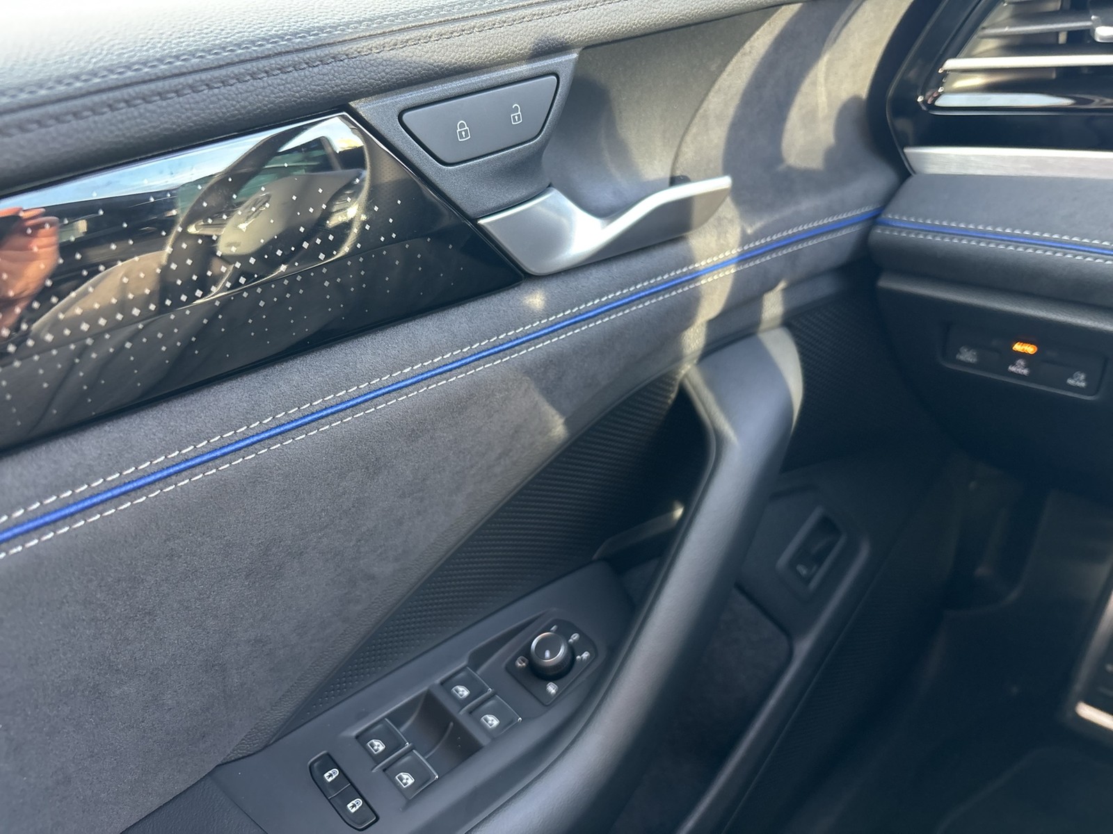 Volkswagen Passat Variant 2.0 R-LINE NEUESMODELL LEDER PANO