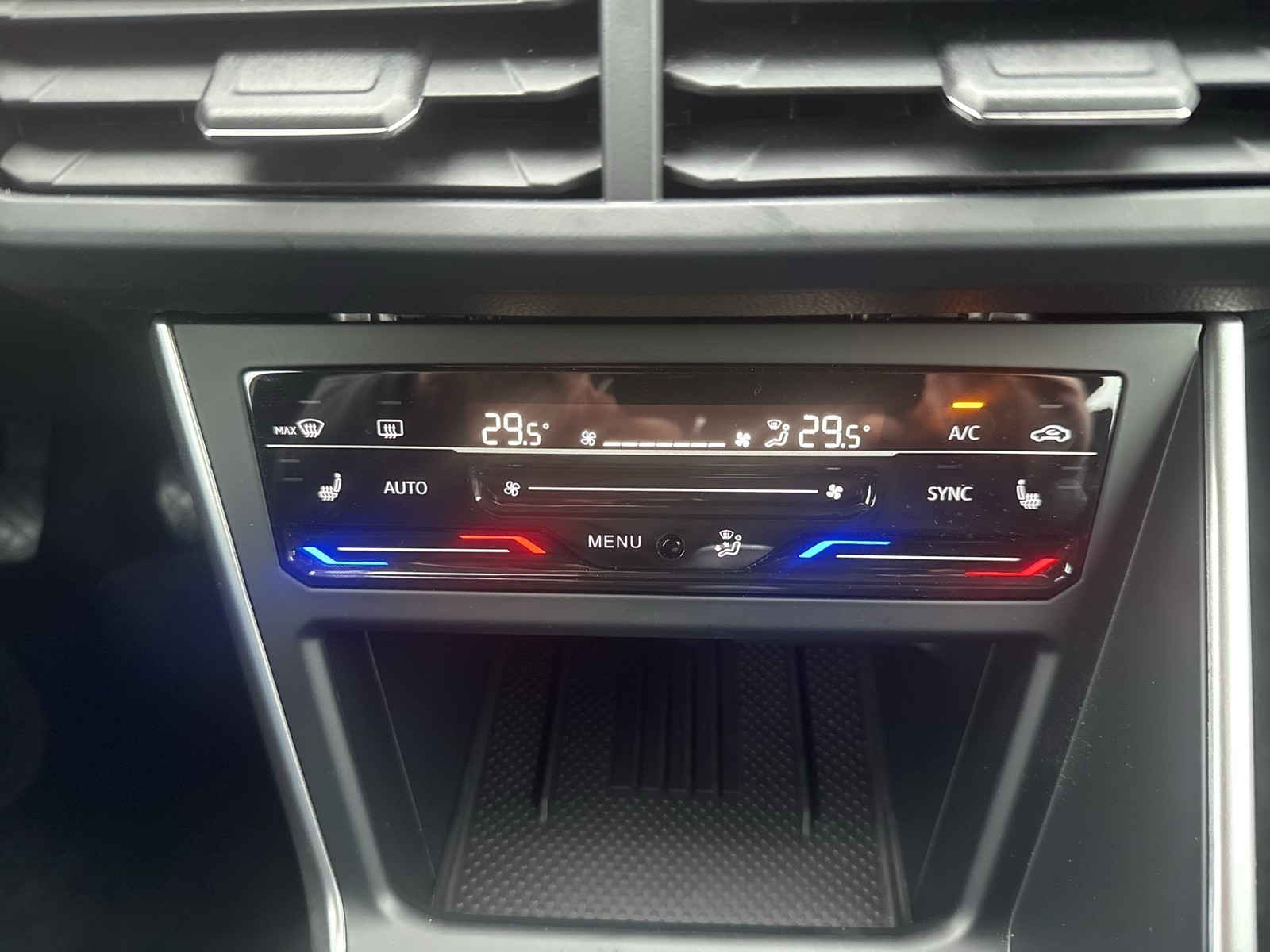 Volkswagen Taigo 1.0 LIFE CAM NAVI ALU CARPLAY SITZHEIZUNG