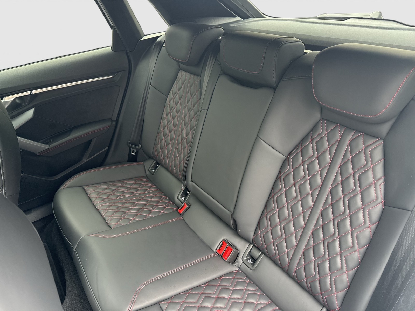 Audi A3 Sportback 35 TFSI S tronic S Line Kamera+Komfortpaket+Pano+Carbon+LED