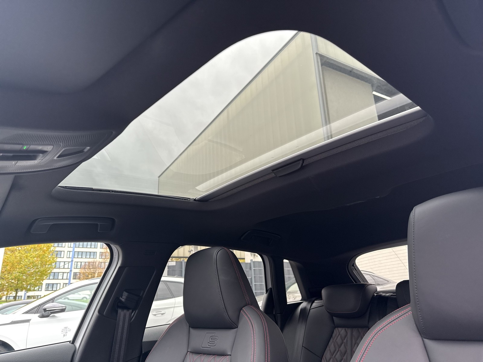 Audi A3 Sportback 35 TFSI S tronic S Line Kamera+Komfortpaket+Pano+Carbon+LED