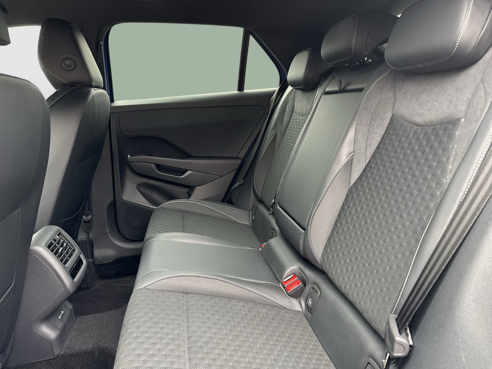 Volkswagen T-Roc 1.5 R-LINE DSG NEUESMODELL eKLAPPE LM20