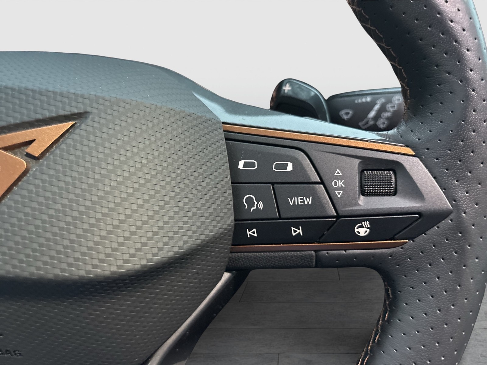 Cupra Formentor 1.4 HYBRID CAM ACC LM18 CARPLAY SITZHZ