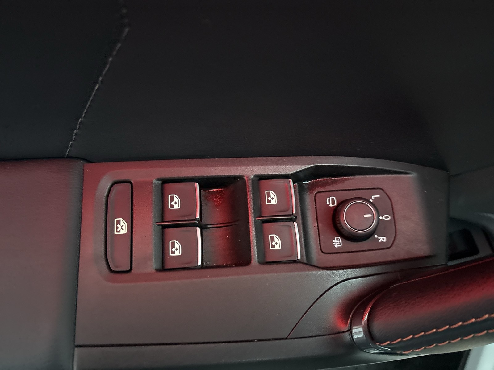 Cupra Formentor 1.4 HYBRID CAM ACC LM18 CARPLAY SITZHZ