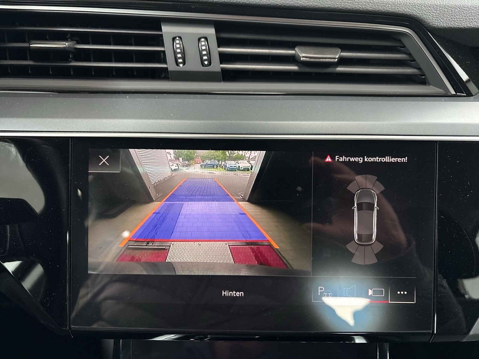 Audi e-tron Sportback 50 quattro CAM LM19 EKLAPPE NAVI+
