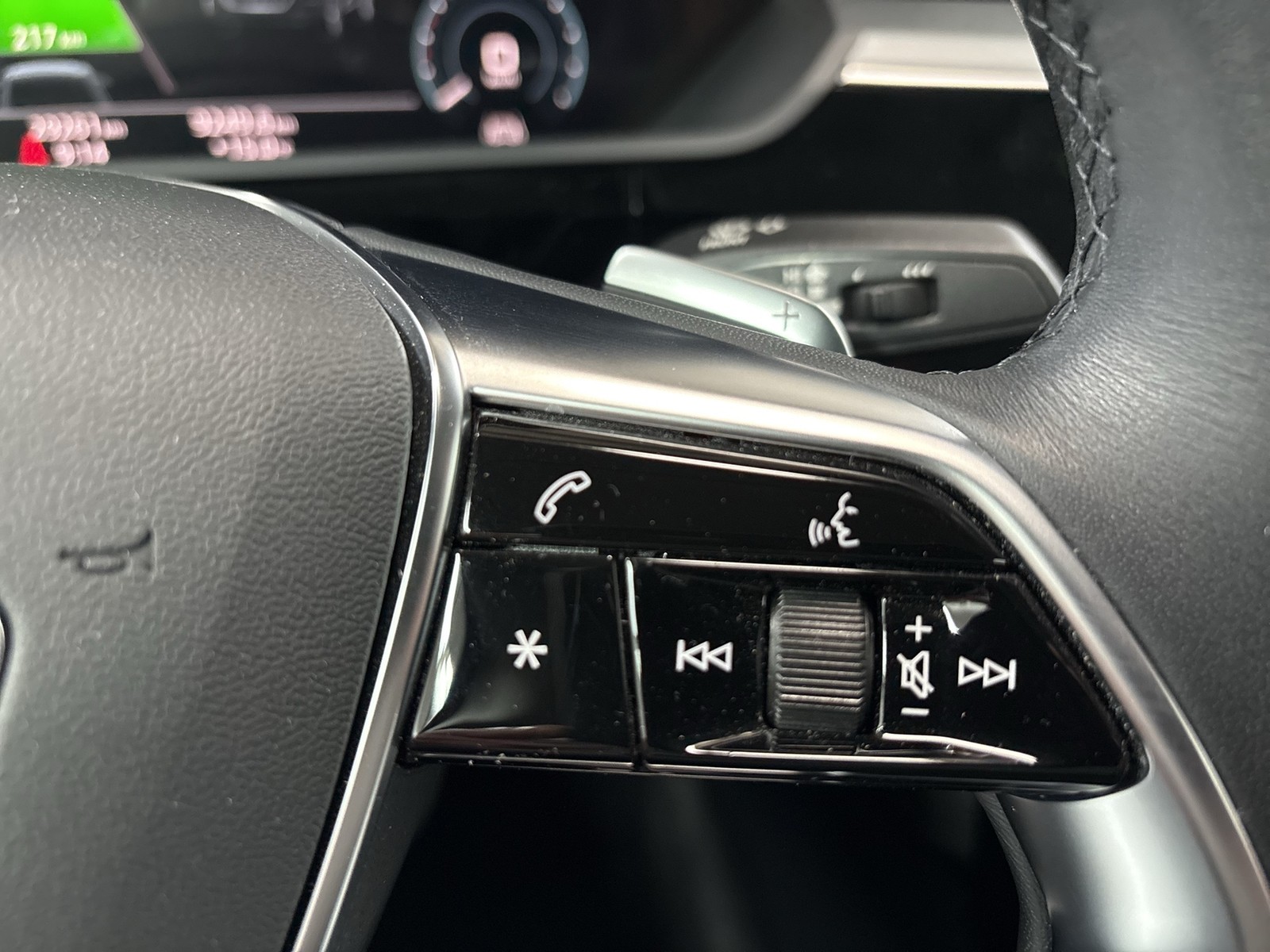 Audi e-tron Sportback 50 quattro CAM LM19 EKLAPPE NAVI+
