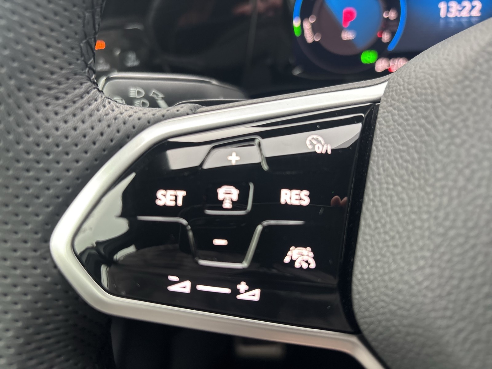 Volkswagen Golf VIII 1.4 HYBRID GTE ACC NAVI LM17 SITZHEIZ.