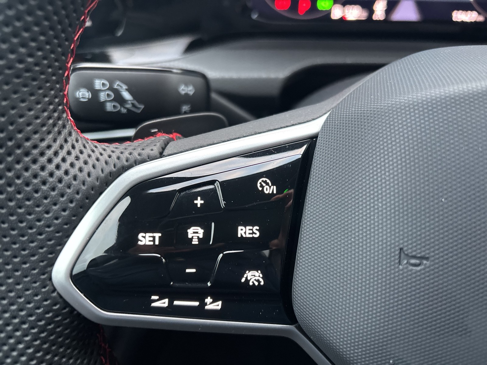 Volkswagen Golf VIII 2.0 GTI KAMERA NAVI SITZHEIZUNG