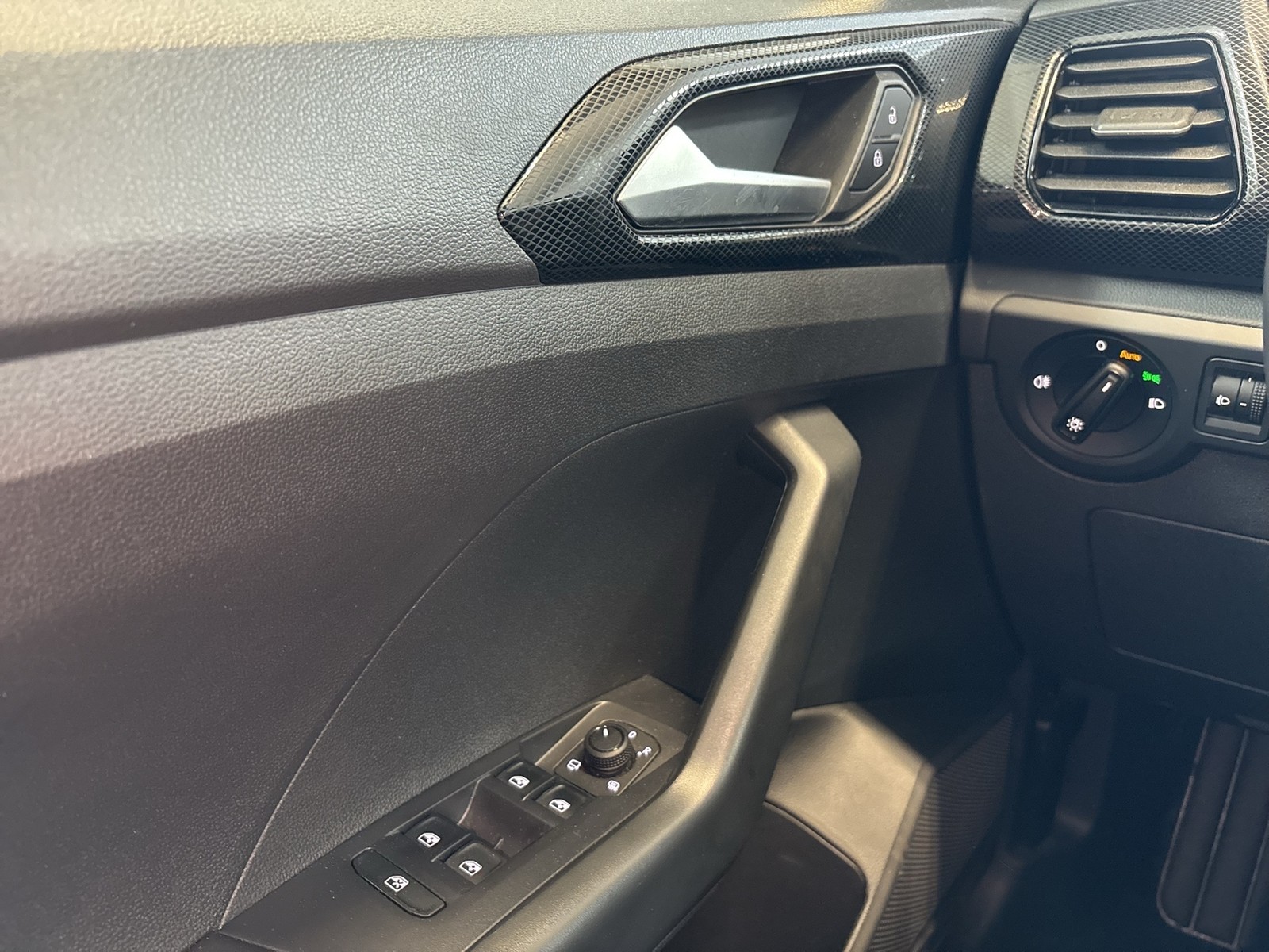 Volkswagen T-Cross 1.5 LIFE ACC LM17 NAVI CARPLAY SITZHEIZ.