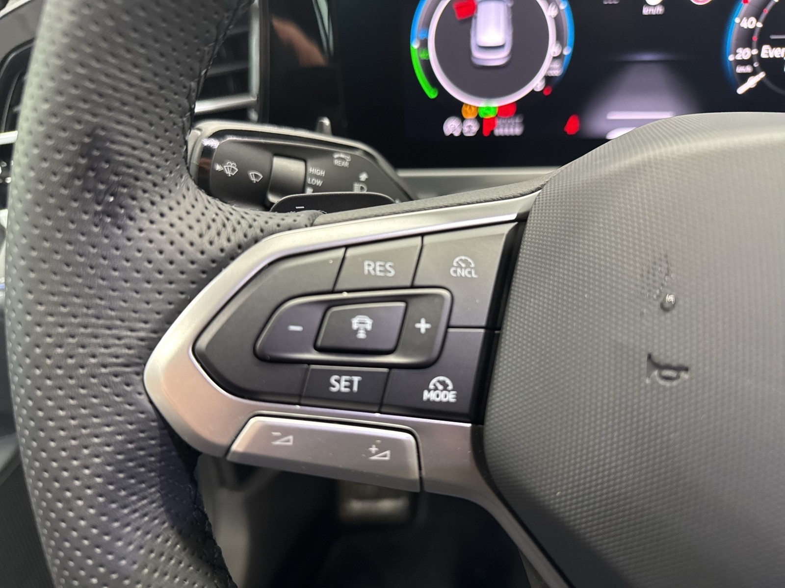 Volkswagen Passat Variant 1.5 HYBRID R-LINE BLACKSTYLE PANO