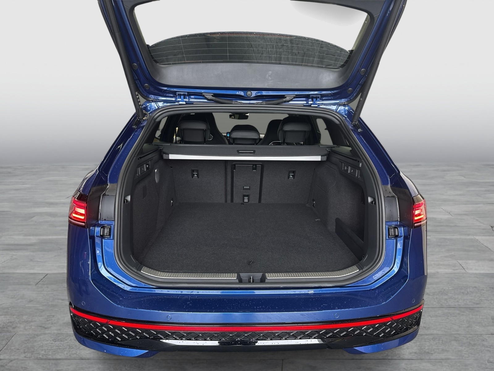 Volkswagen Passat Variant 1.5 HYBRID R-LINE BLACKSTYLE PANO