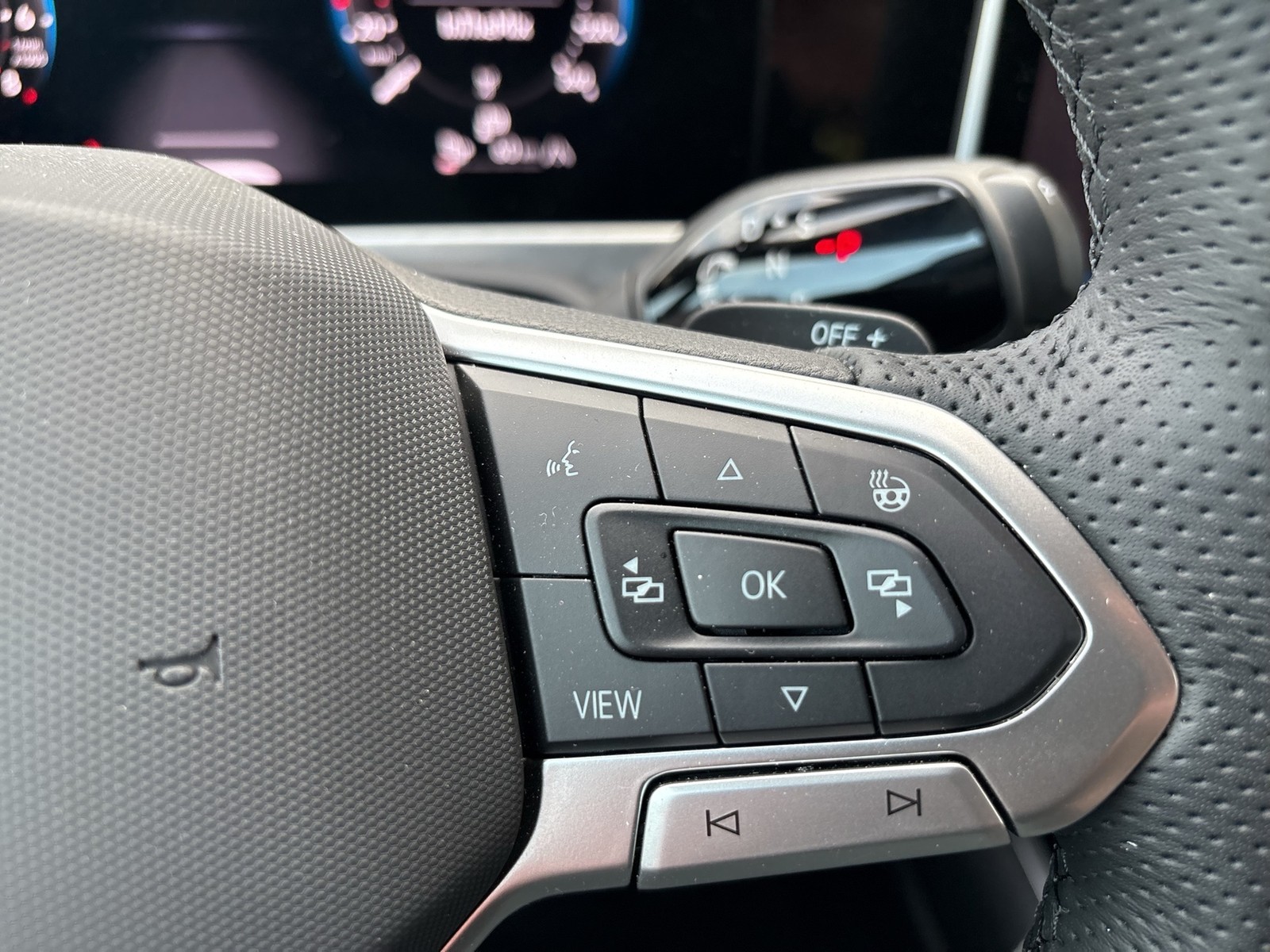 Volkswagen Passat Variant 1.5 HYBRID R-LINE BLACKSTYLE PANO