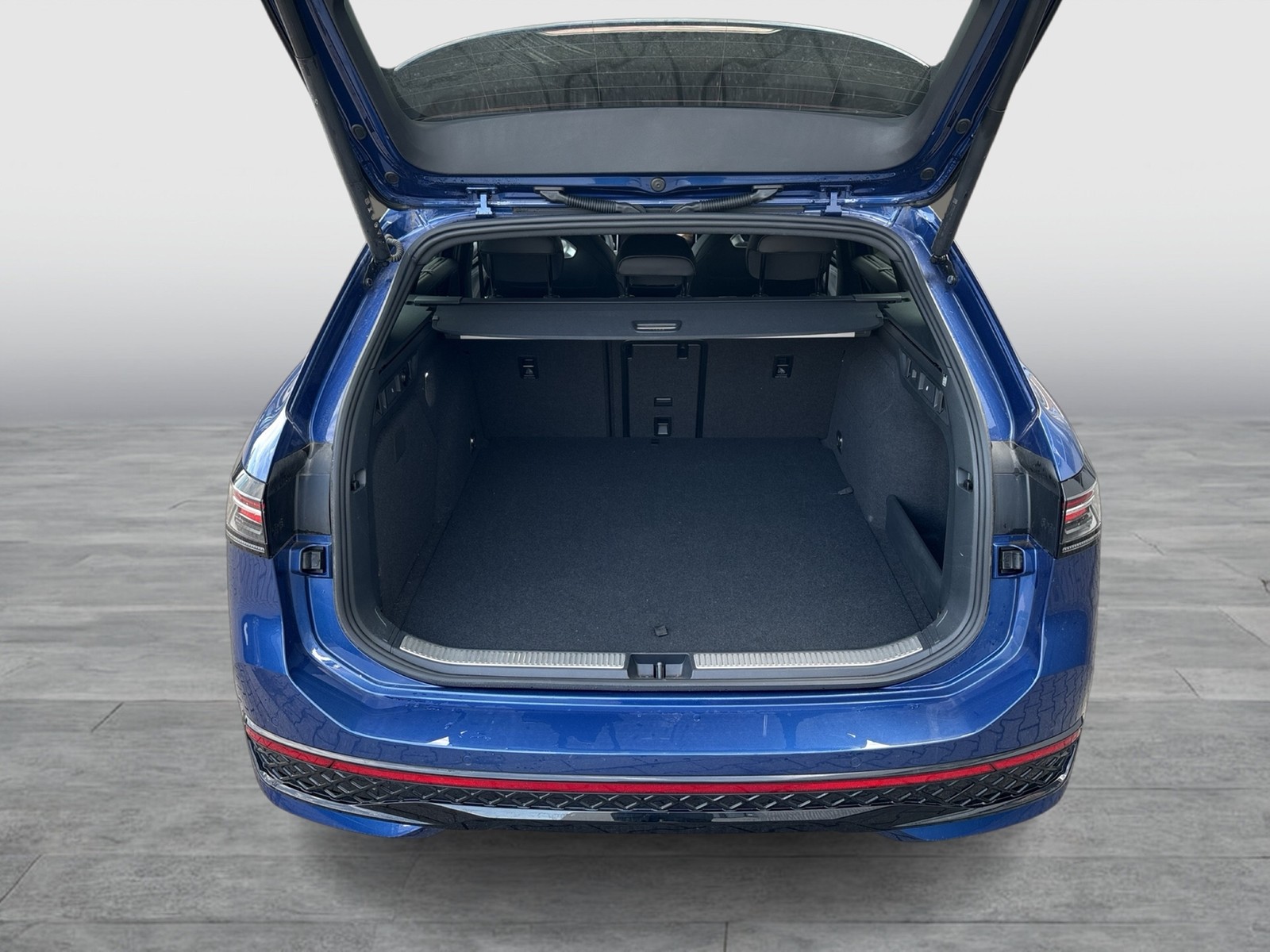 Volkswagen Passat Variant 1.5 HYBRID R-LINE BLACKSTYLE PANO