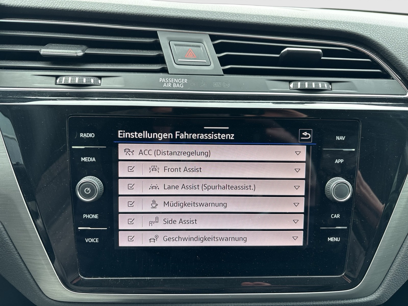 Volkswagen Touran 2.0 COMFORTLINE 7SITZE ACC NAVI CARPLAY