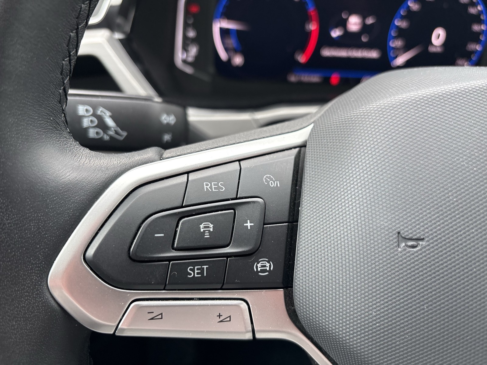Volkswagen Touran 2.0 COMFORTLINE 7SITZE ACC NAVI CARPLAY