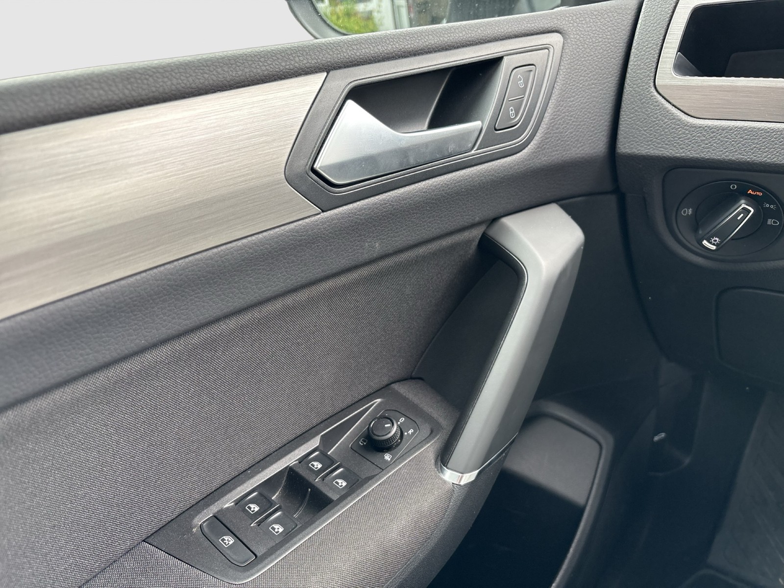 Volkswagen Touran 2.0 COMFORTLINE 7SITZE ACC NAVI CARPLAY