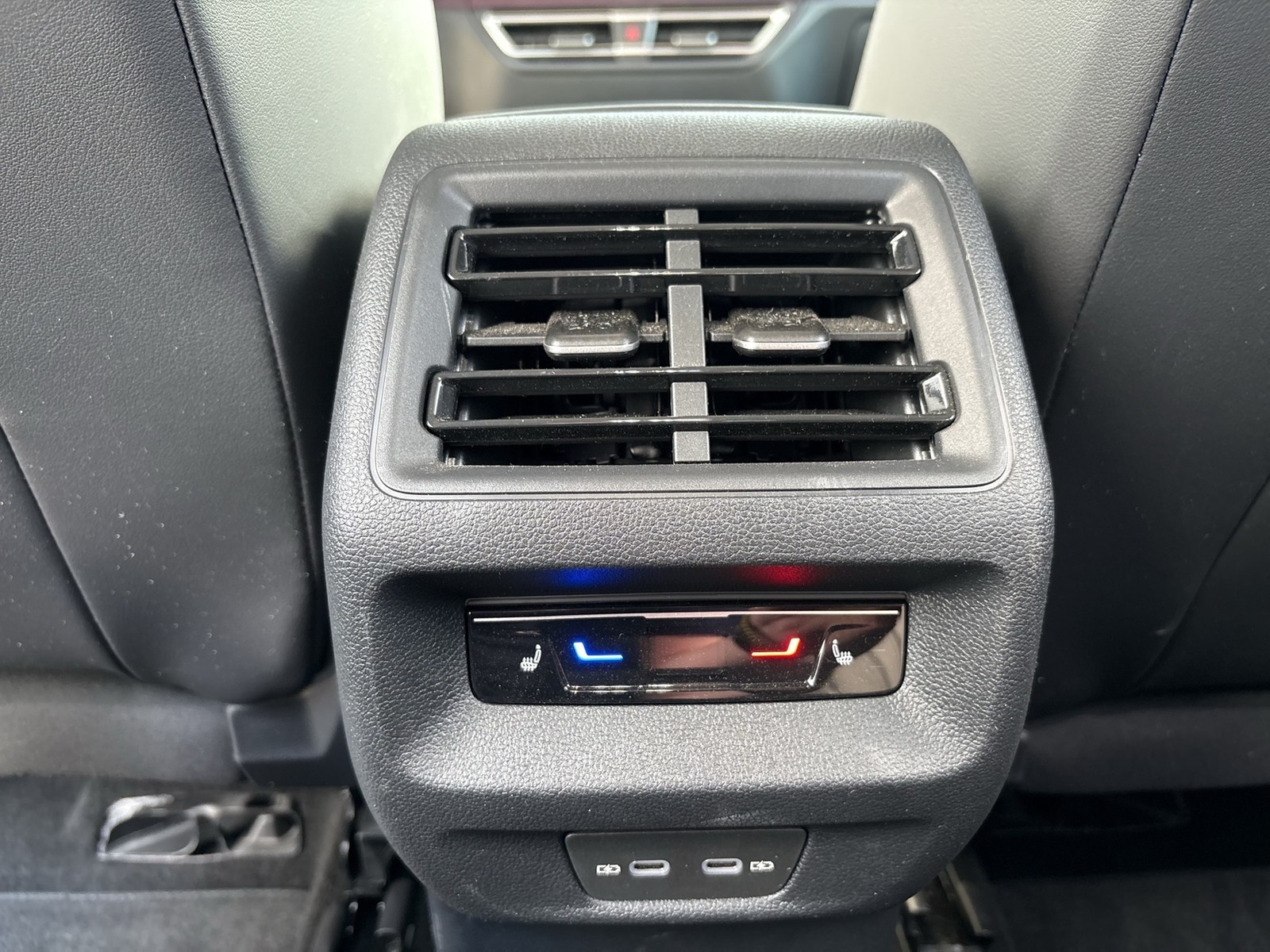 Volkswagen Tiguan 2.0 ELEGANCE LEDER STANDHZ AHK 360CAM ACC