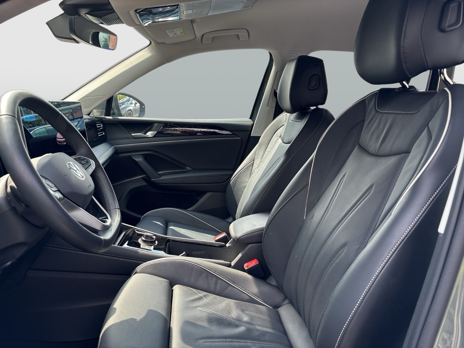 Volkswagen Tiguan 2.0 ELEGANCE LEDER STANDHZ AHK 360CAM ACC