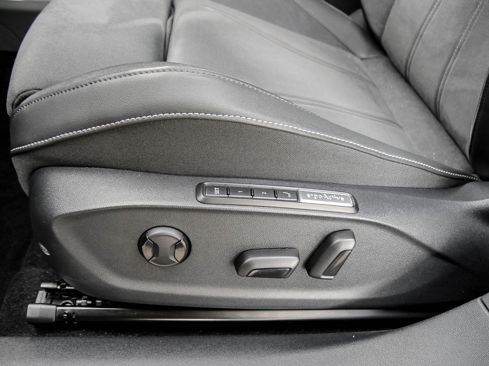 Volkswagen ID.7 PRO WÄRMEPUMPE 360°CAM ACC LM19 NAVI SITZHZ