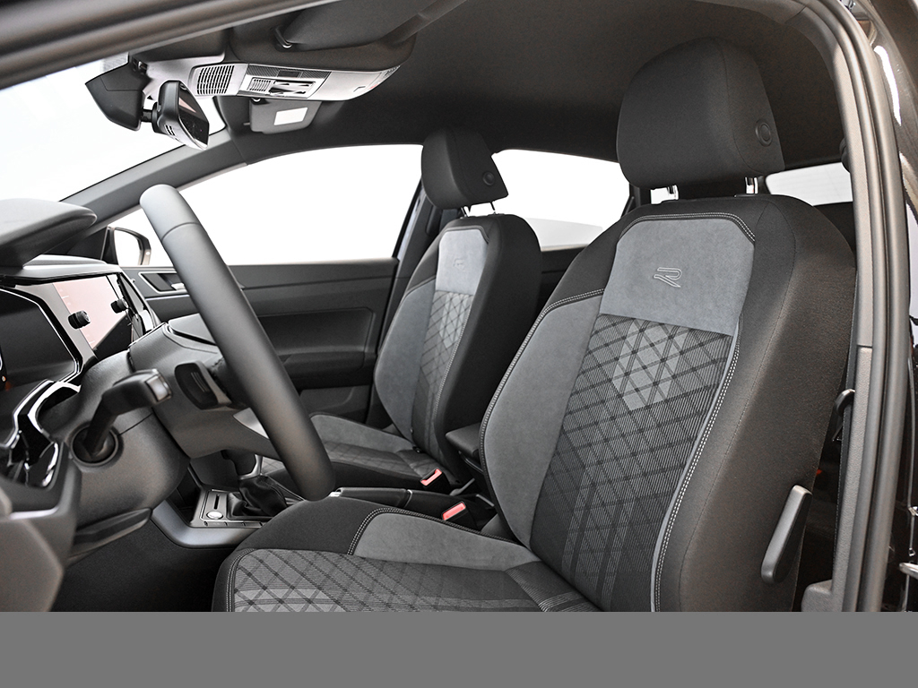 Volkswagen Polo R-LINE NAVI KEYLESS CAM MATRIXLED ACC LM17